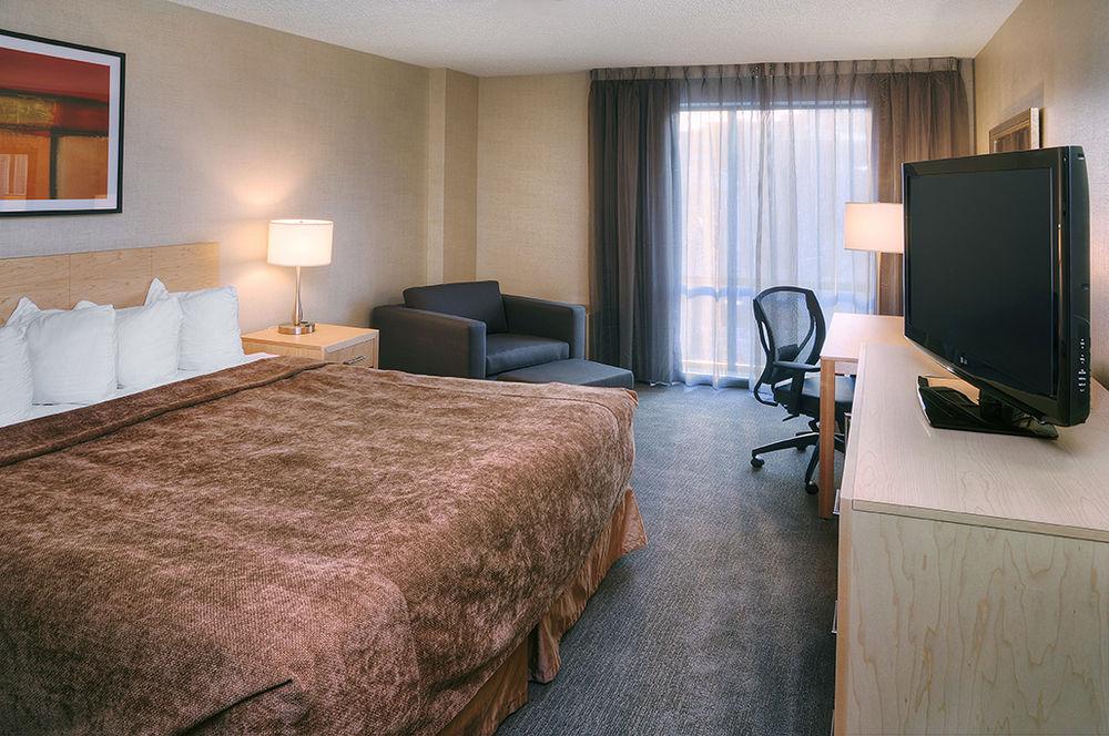 Quality Inn And Suites Montreal East Kültér fotó