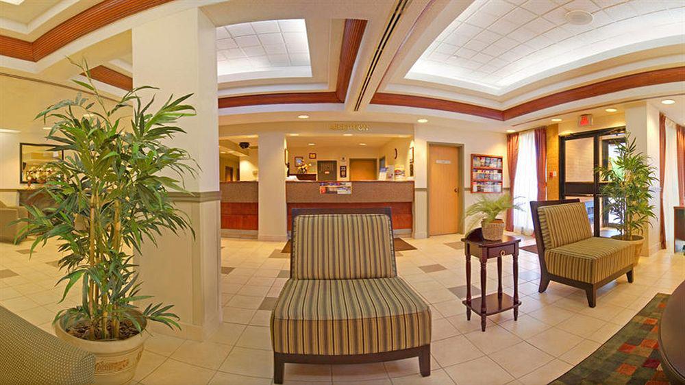 Quality Inn And Suites Montreal East Kültér fotó